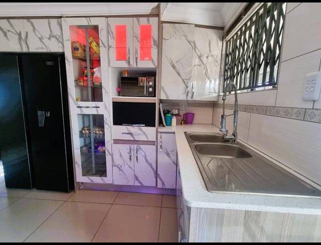 3 BEDROOM PROPERTY TO RENT IN MAHLASEDI PARK